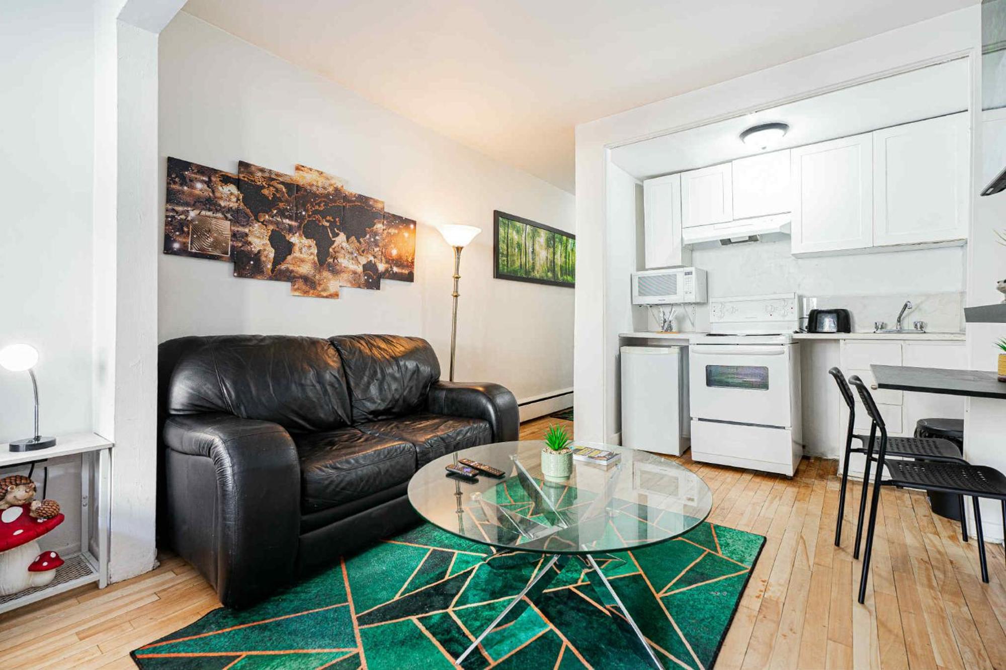 Apartment Design & Nature Urbaine Montreal