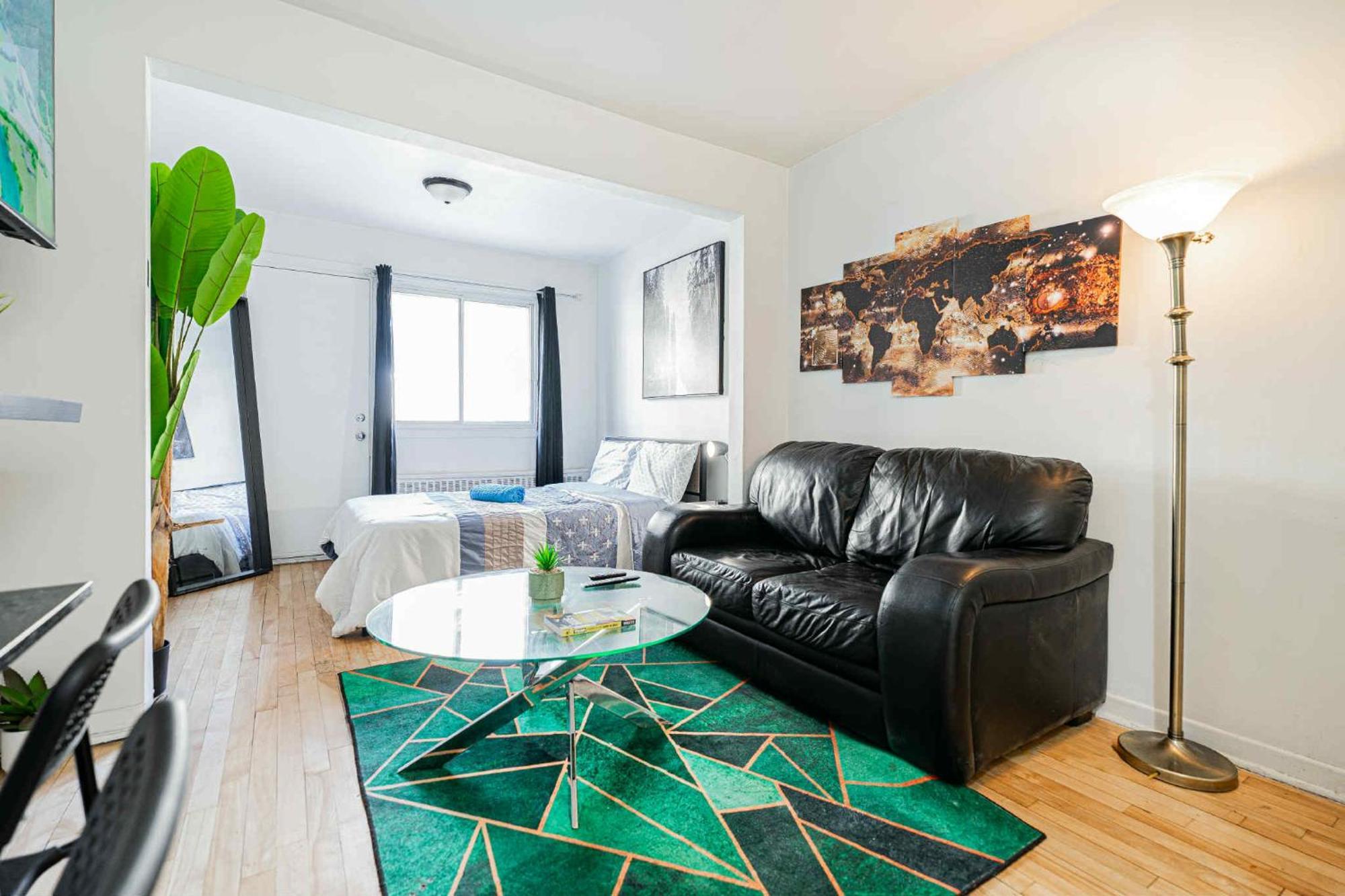 Apartment Design & Nature Urbaine Montreal